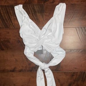WHITE STRAPPY CROP TOP